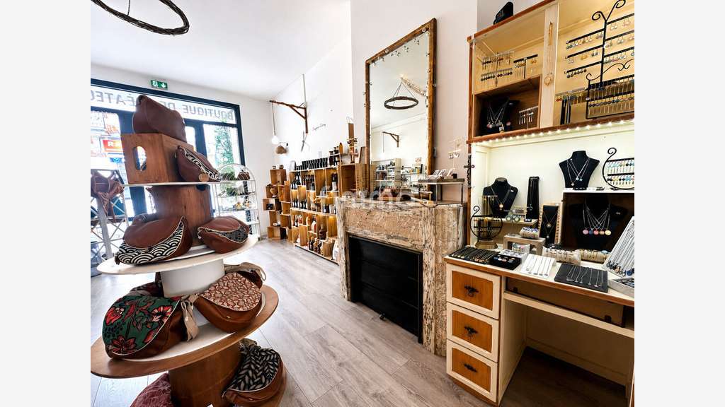 A vendre boutique de 60m² à Saint-Médard-en-Jalles