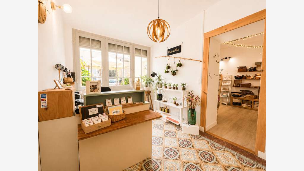 A vendre boutique de 60m² à Saint-Médard-en-Jalles