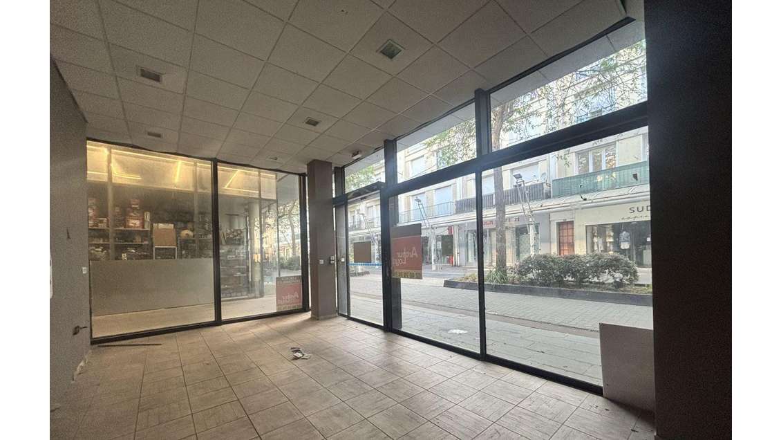 Vente murs commerciaux 139m² Saint-Nazaire centre