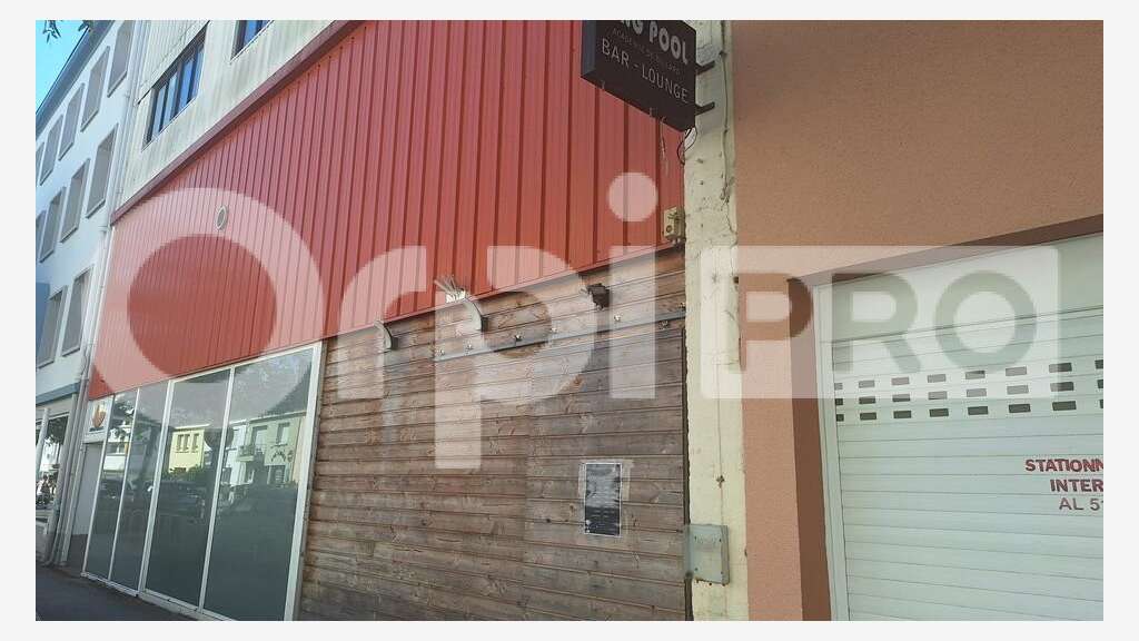 Local commercial 632m² à vendre à Saint-Nazaire