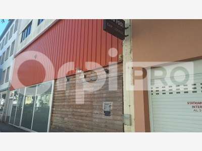 Local commercial 632m² à vendre à Saint-Nazaire