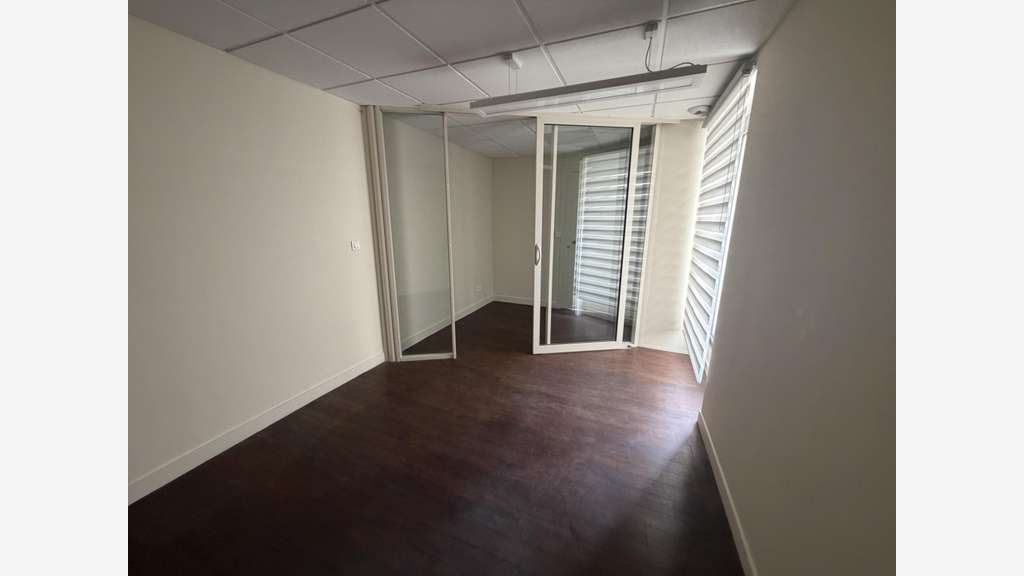 Vente local commercial 52m² Saint-Nicolas-de-Port