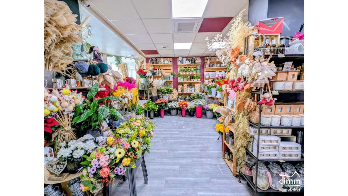 Fleuriste murs et fonds – emplacement stratégique