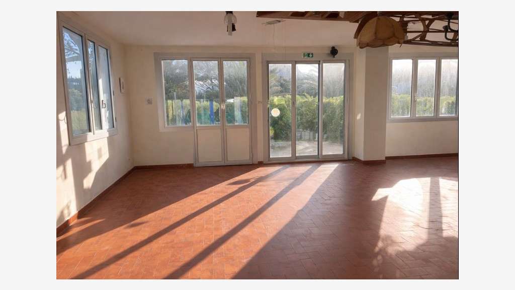 A vendre local 60m² + extérieur St-Pierre-Quiberon