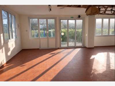 A vendre local 60m² + extérieur St-Pierre-Quiberon