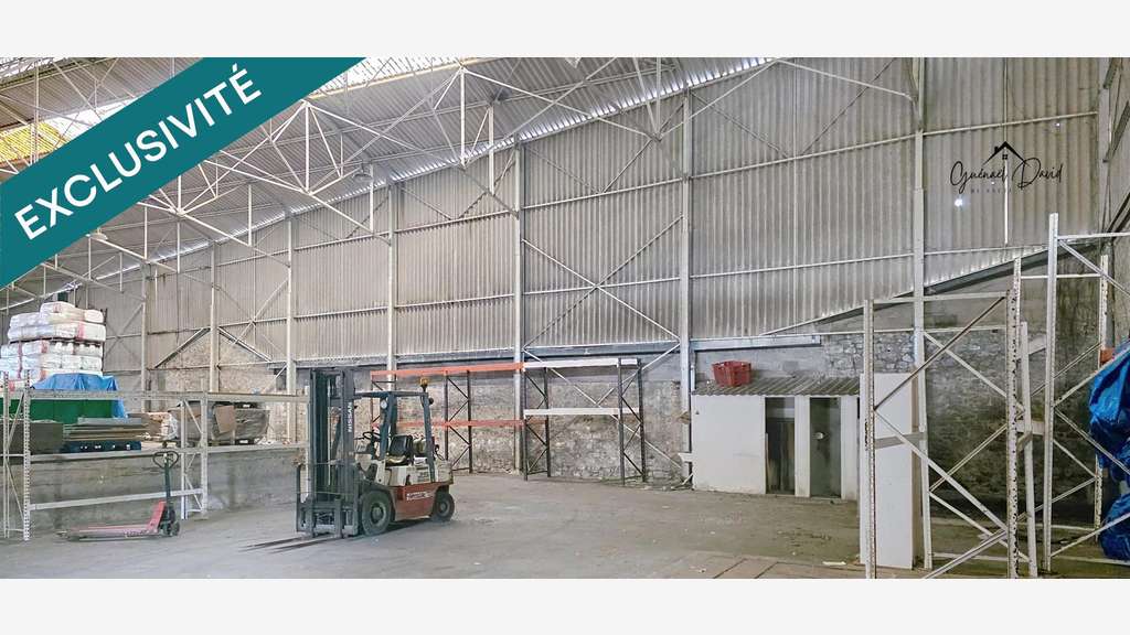 Grand entrepôt polyvalent 1600m² à St-Pol-de-Léon