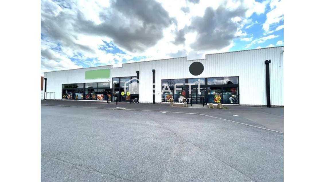 AV ensemble commercial de 1504m² à Saint-Quentin