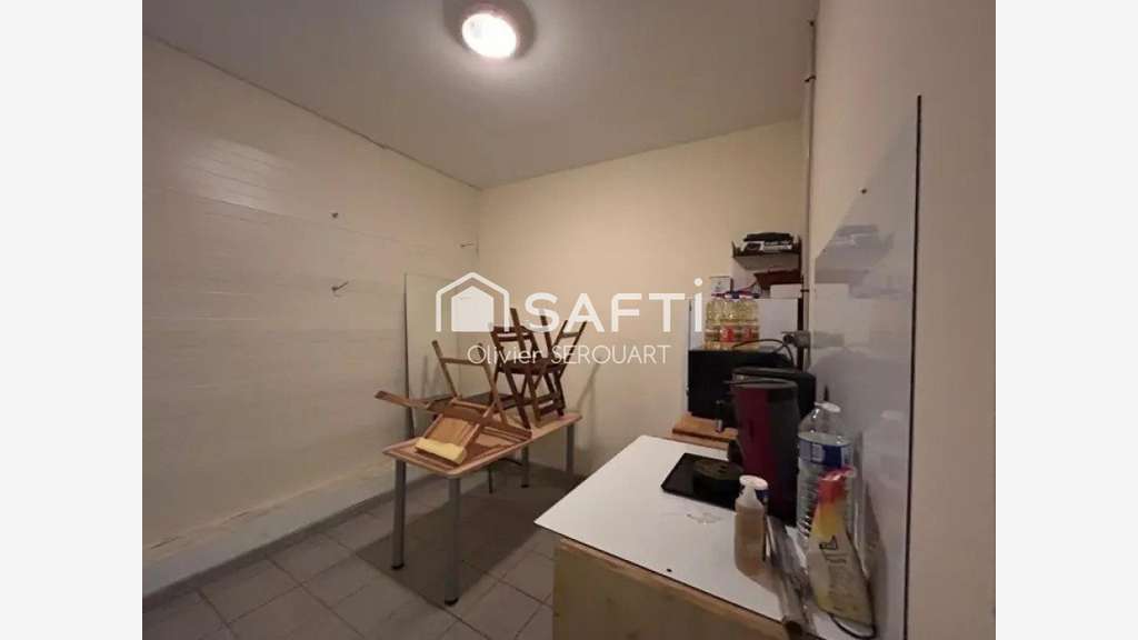 AV ensemble commercial de 1504m² à Saint-Quentin