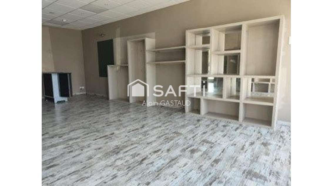 Murs commerciaux très bien placés à Saint Raphaël