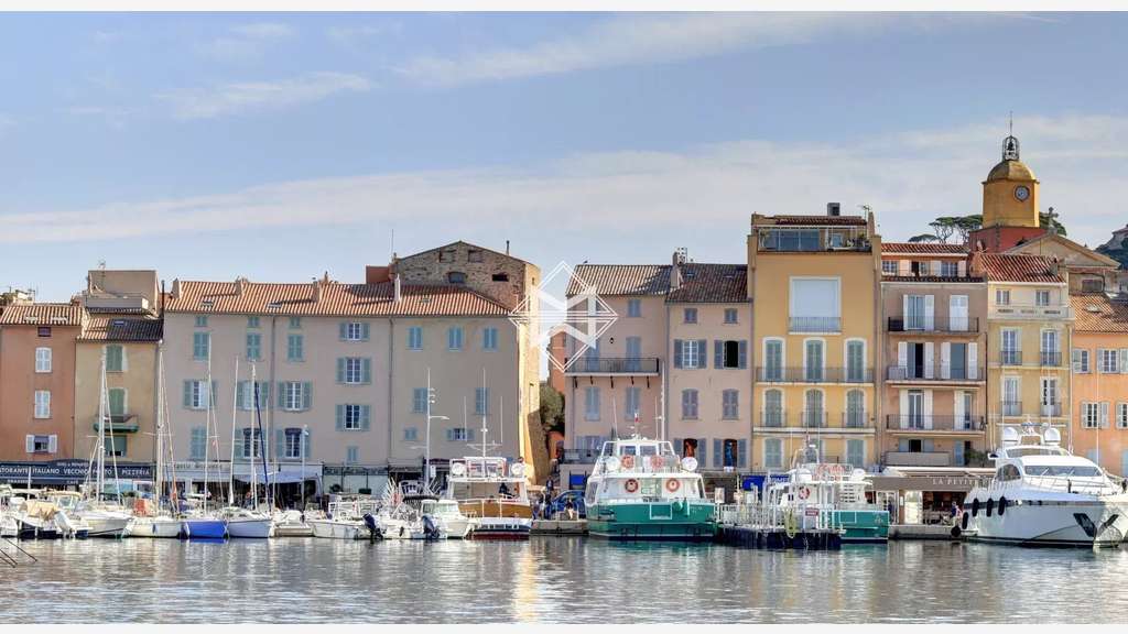 Vente murs commerciaux libres 75m² à Saint-Tropez