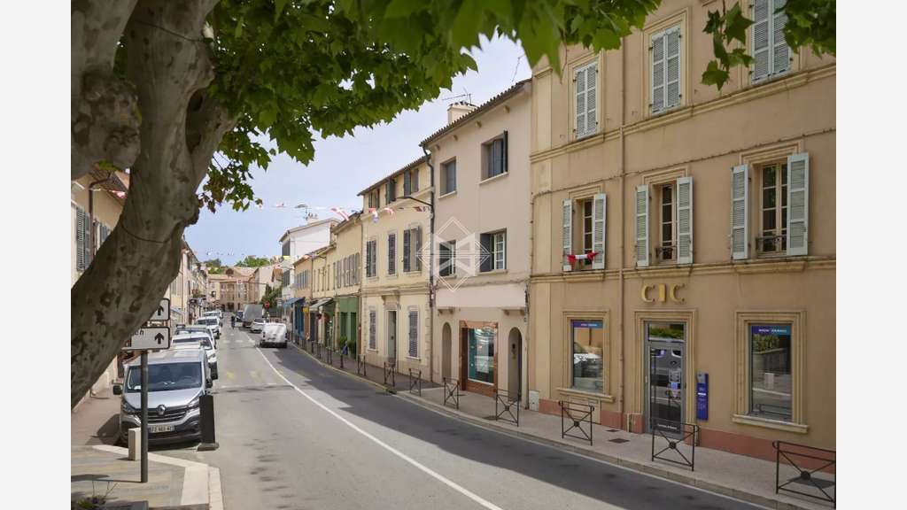 Droit au bail local commercial 300m² Saint-Tropez