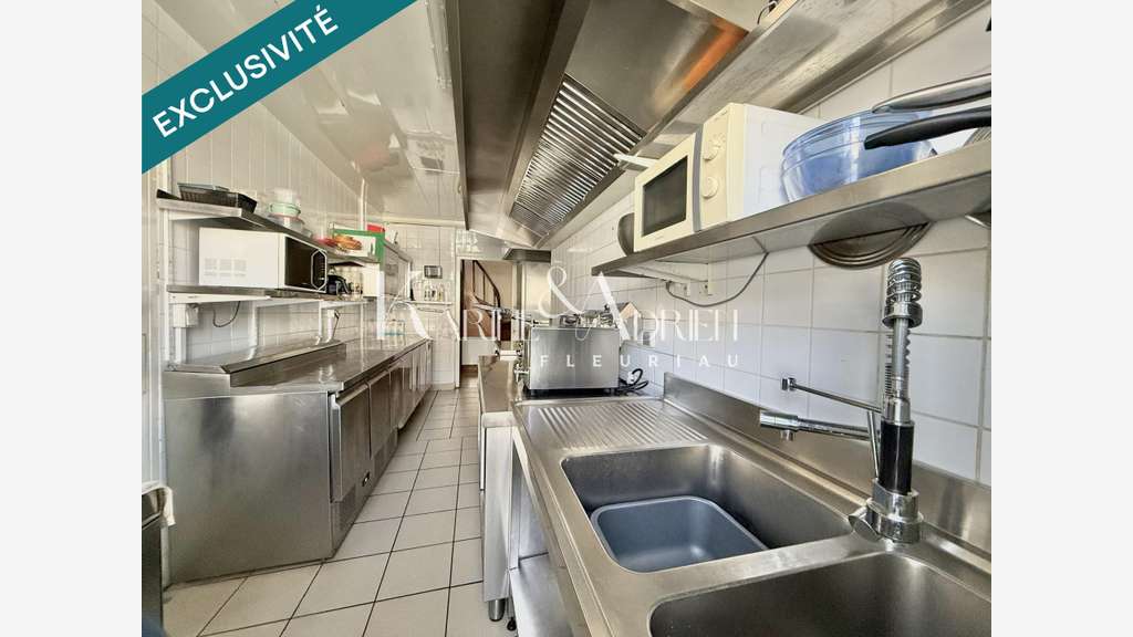 Vente immeuble 167m² avec commerce Sainte-Hermine