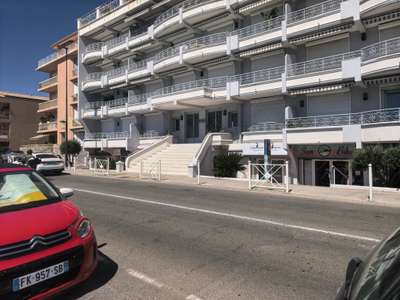 A vendre Sainte-Maxime, front de mer, local 25 m2