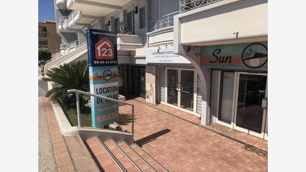 A vendre Sainte-Maxime, front de mer, local 25 m2