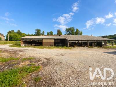 Vente bâtiment avec grand terrain à Sarran