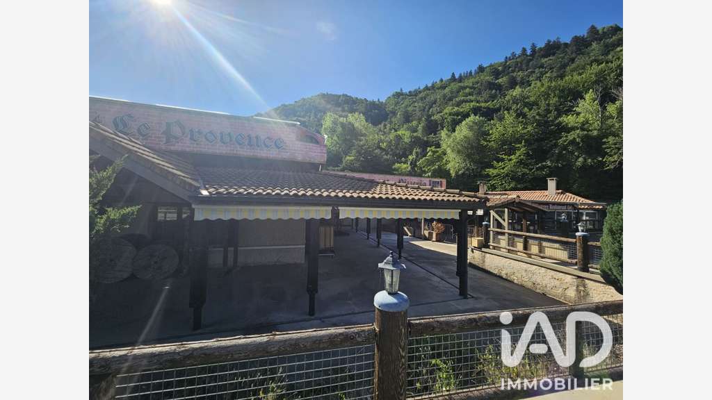 Vente ensemble commercial 300m² à Savines-le-Lac