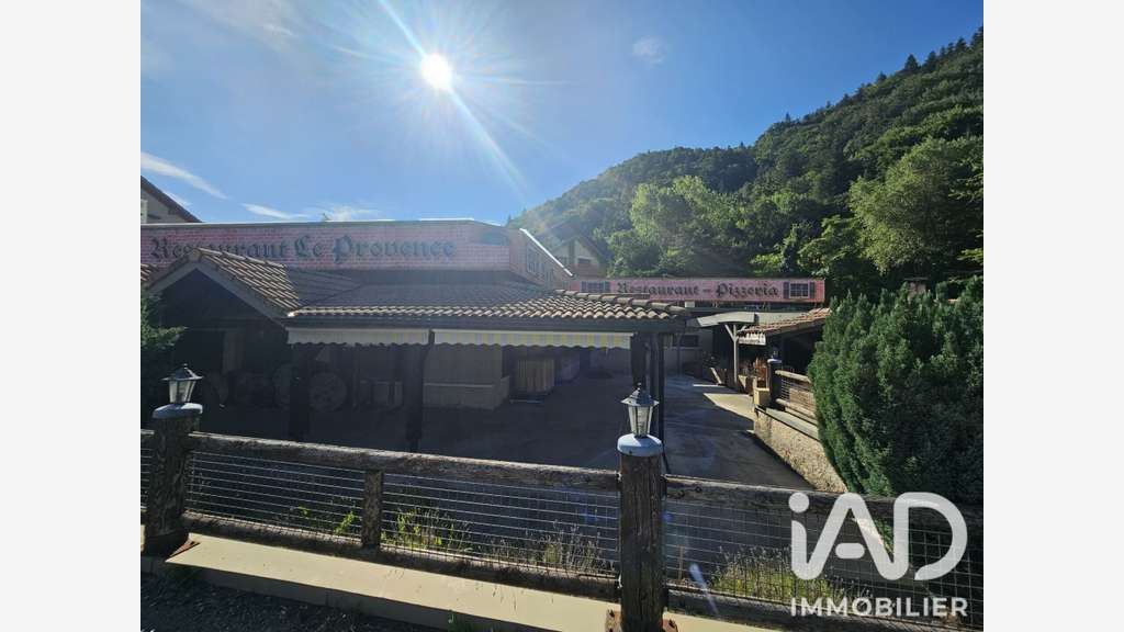 Vente ensemble commercial 300m² à Savines-le-Lac