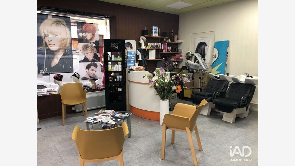 Vente murs commerciaux en angle de rue à Segré
