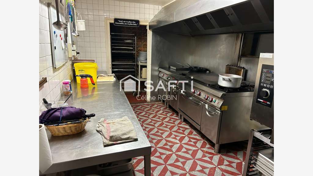 AV local restauration beau potentiel Sens/Seille