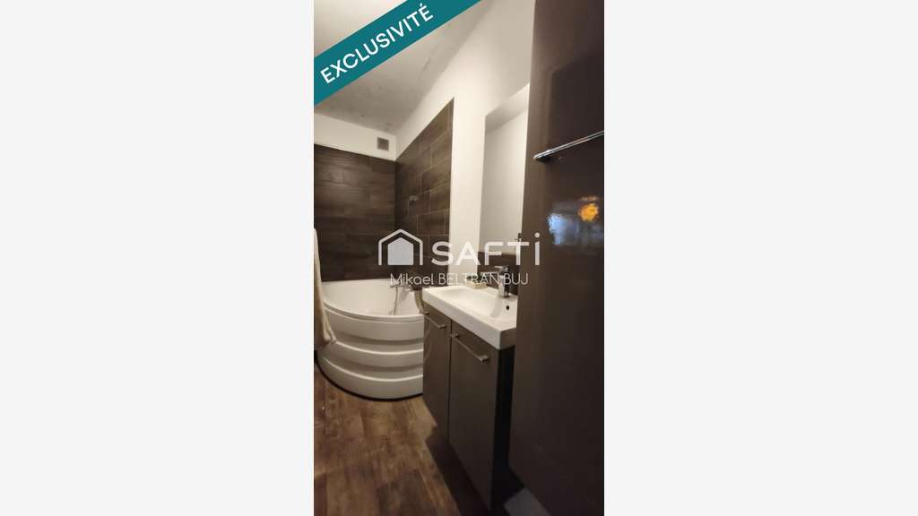 AV local commercial 55m² emplacement N°1 à Sète