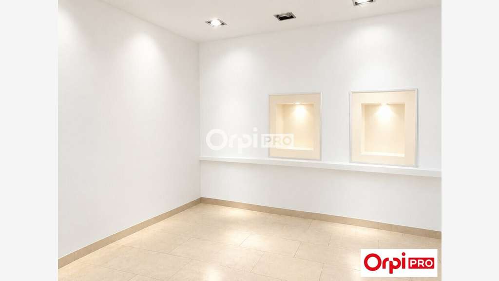 LOCAL COMMERCIAL - 93 m2 - Sin le Noble (59450)