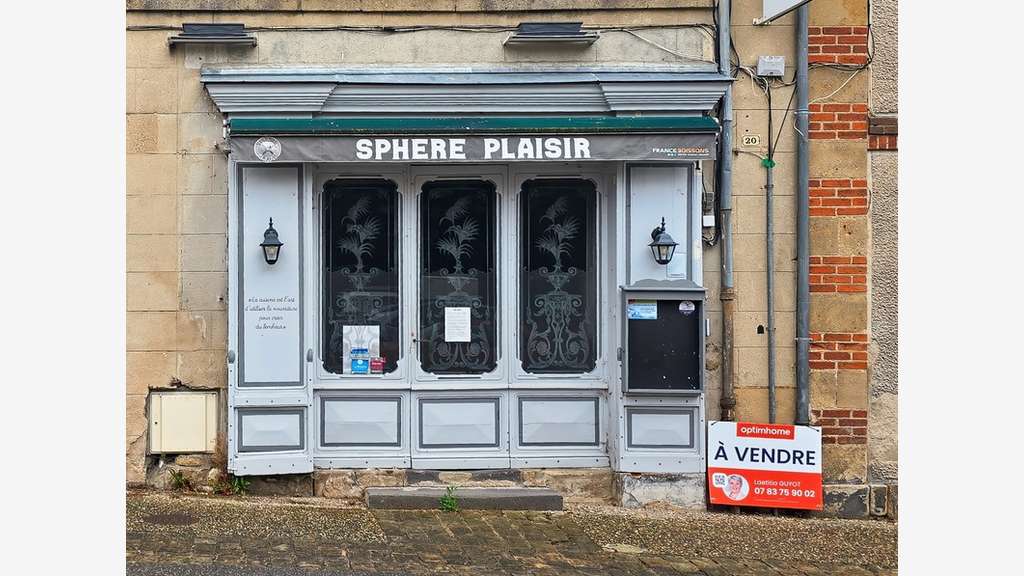 À vendre ensemble commercial 136m² à Souvigny