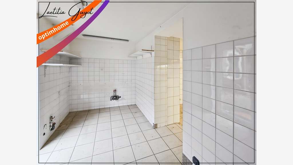À vendre ensemble commercial 136m² à Souvigny