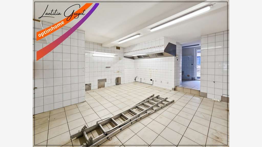 À vendre ensemble commercial 136m² à Souvigny