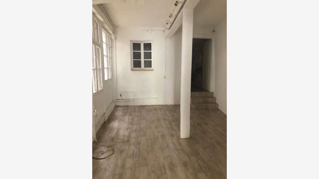 Vente murs libres 78m² à Strasbourg Rue Finkwiller