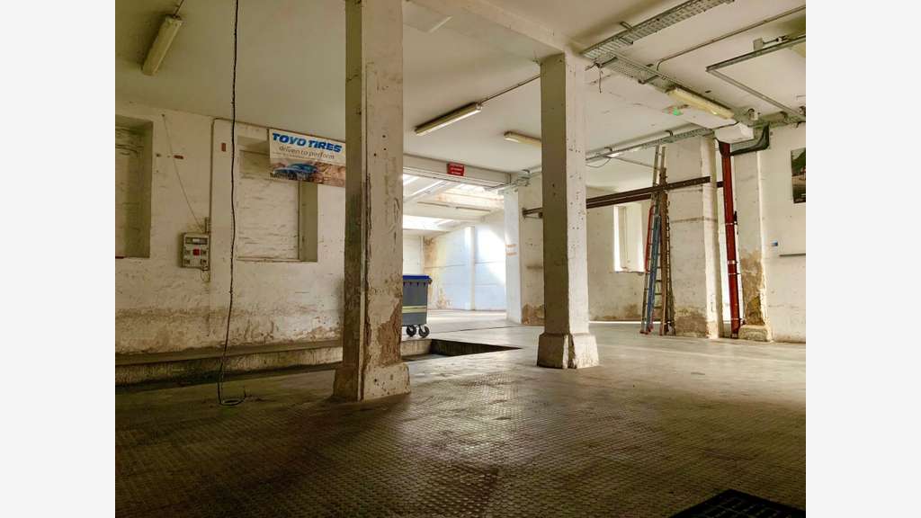 AV local commercial de 400m² à Strasbourg Haguenau
