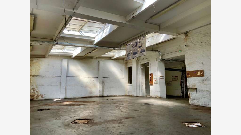 AV local commercial de 400m² à Strasbourg Haguenau