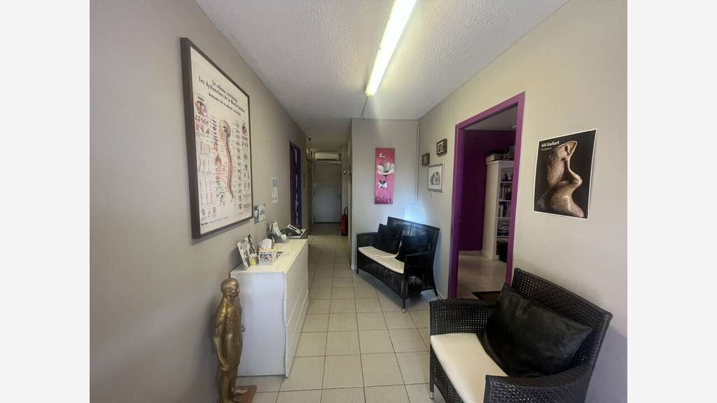 TARASCON - LOCAL COMMERCIAL à vendre