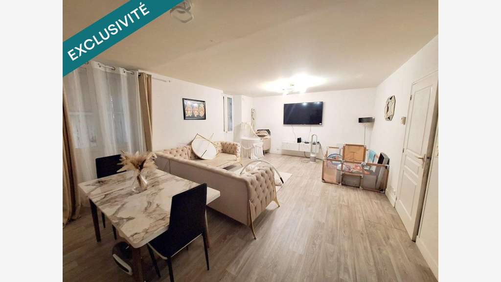 Immeuble de rapport avec bar PMU à Terrasson