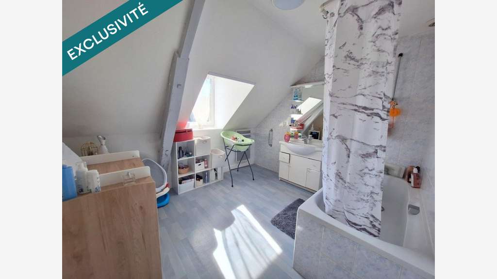Immeuble de rapport avec bar PMU à Terrasson