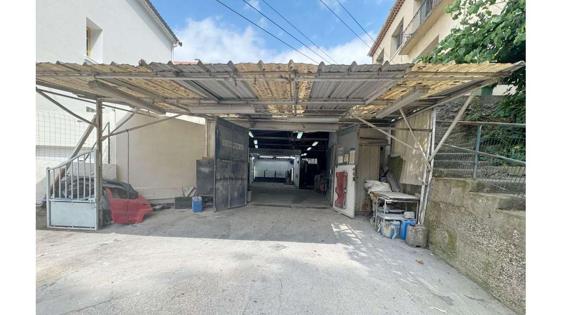 AV FDC carrosserie empl exceptionnel Toulon Ouest