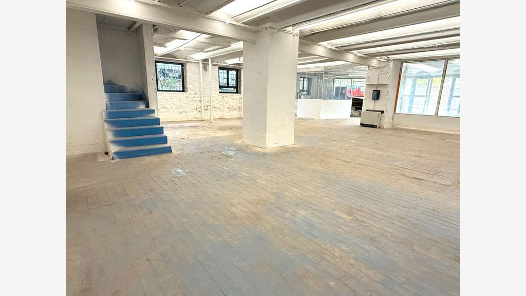Vente local commercial de 420m² prox centre Toulon