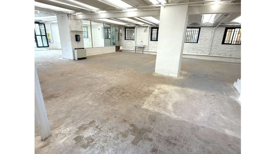 Vente local commercial de 420m² prox centre Toulon
