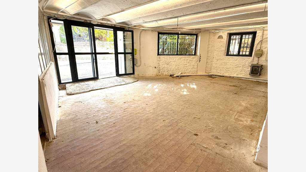 Vente local commercial de 420m² prox centre Toulon