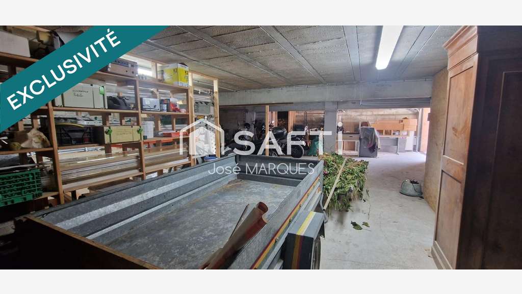 ZA Cogolin garage fermé sécurisé 130m²