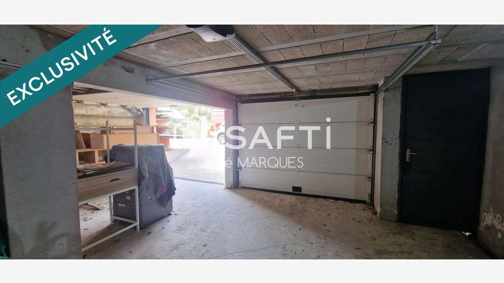 ZA Cogolin garage fermé sécurisé 130m²