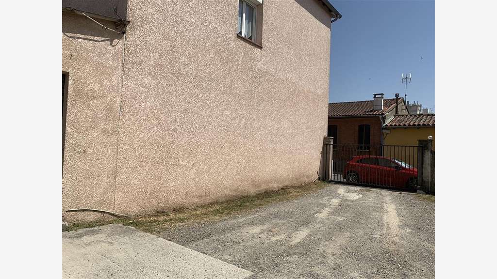 Loue 800m² à Toulouse Nord Est barrière de Paris
