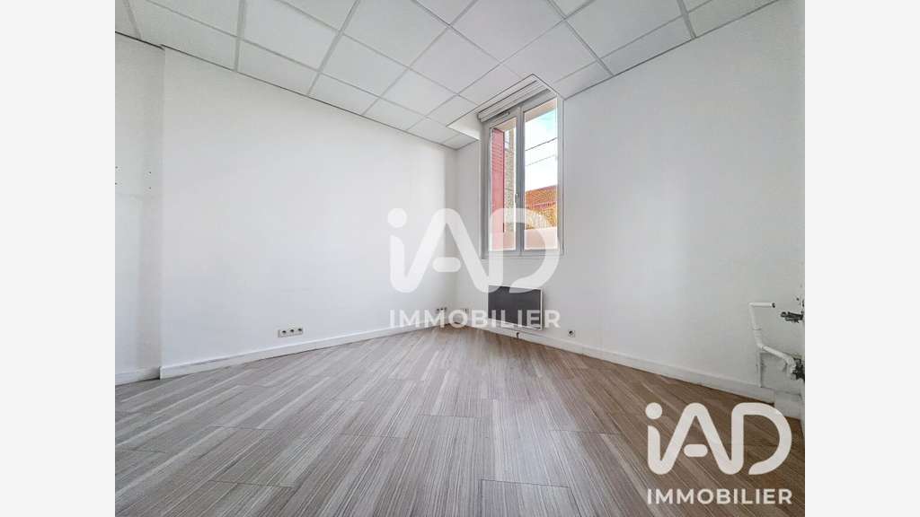 Vente local professionnel 80m² à Tournan-en-Brie