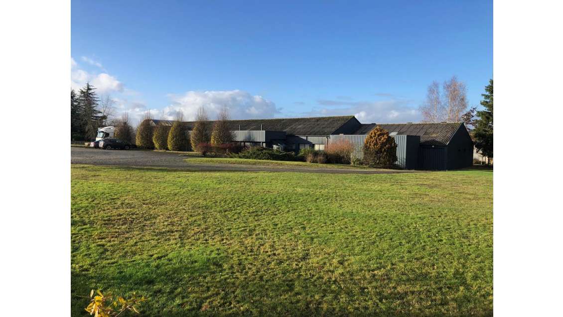Vente bâtiment polyvalent 1500m² à Tourouvre