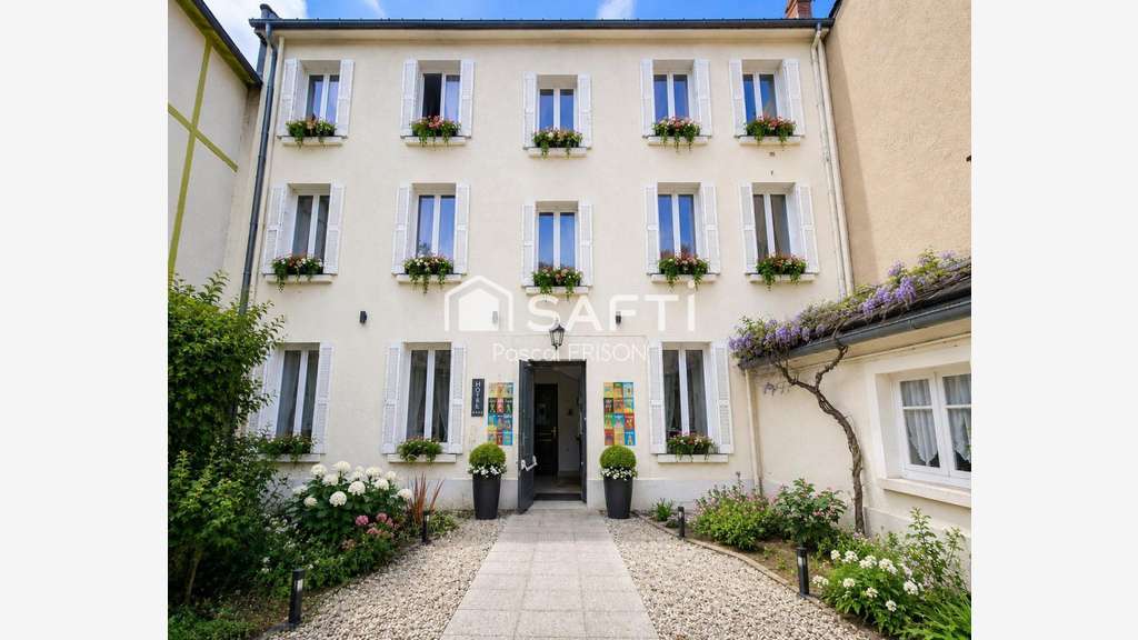 Immeuble de 12 pièces 196m² à Tours centre