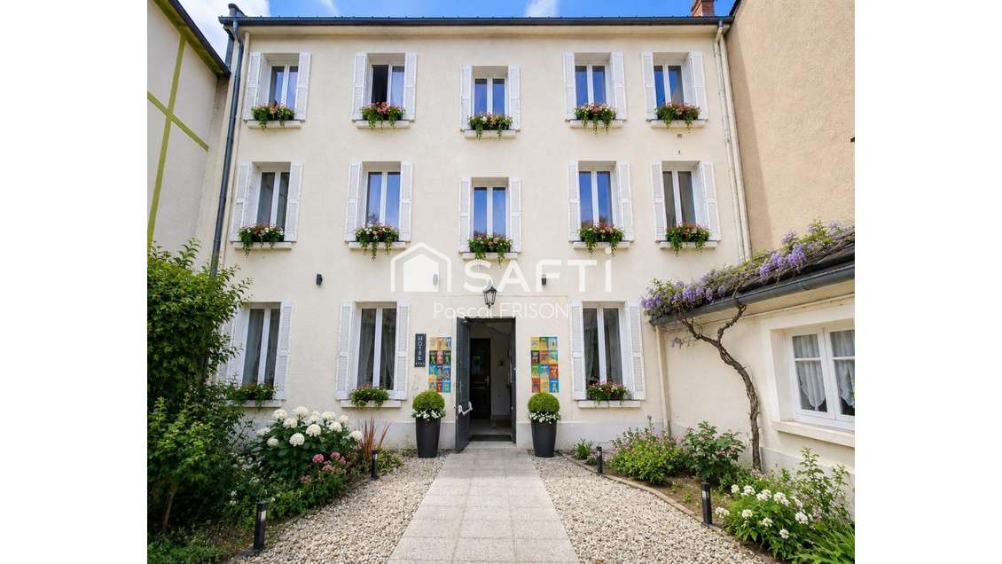 TOURS CENTRE, immeuble de 12 pièces, 196 m²