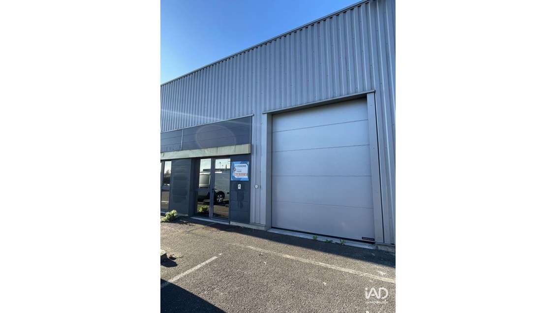 Murs commerciaux à Tresses