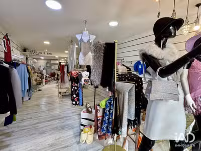 Vente Murs commerciaux libres 51m² à Trets
