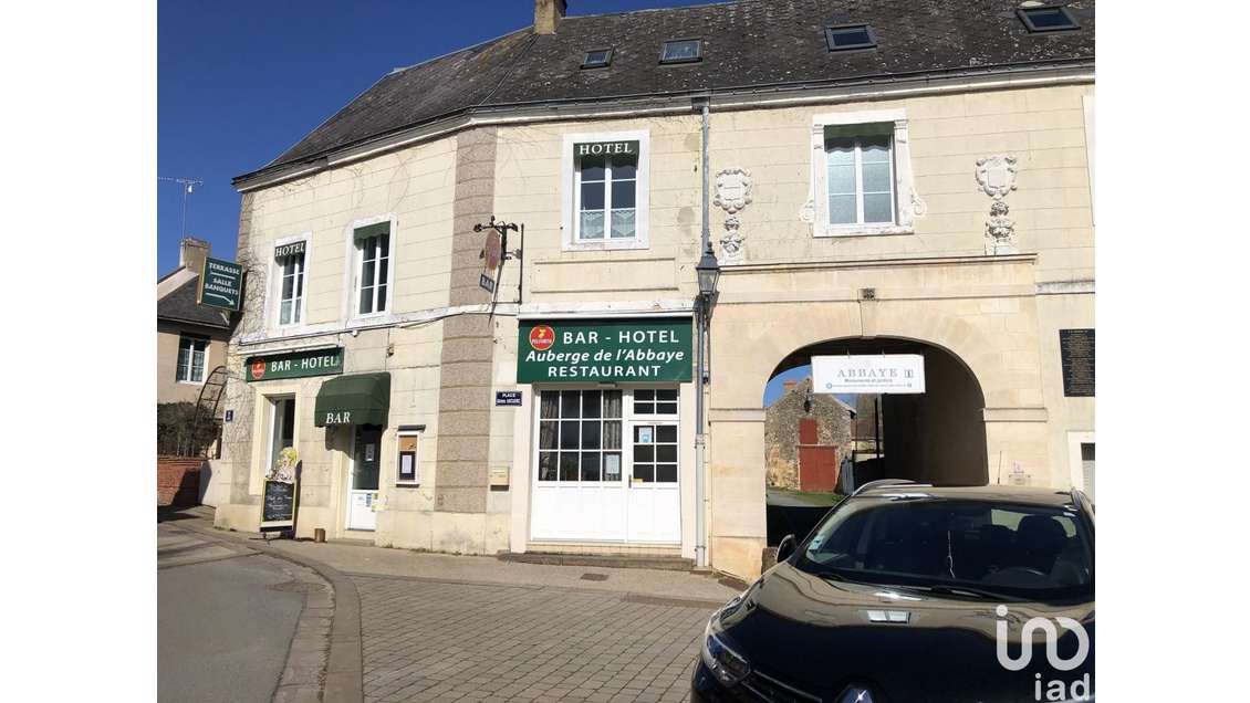 Murs commerciaux à Tuffé Val de la Chéronne