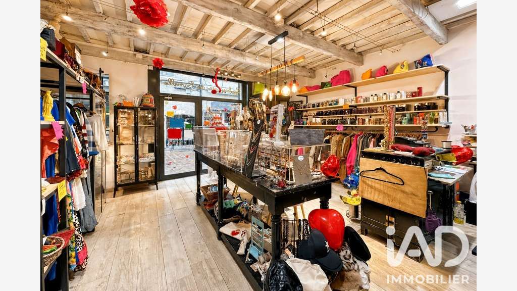 Local commercial à Uzès