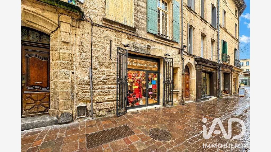 Local commercial à Uzès